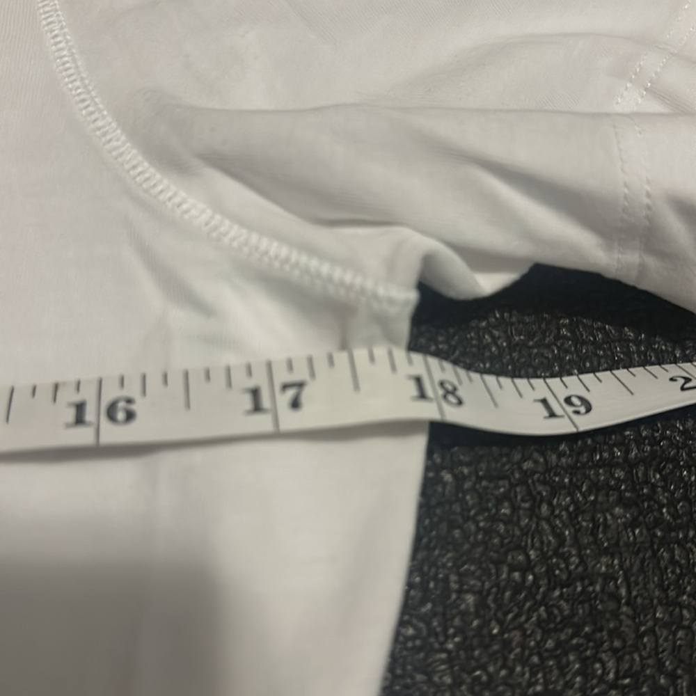 Lululmeon White Pride 5k T-Shirt size medium - Picture 4 of 6